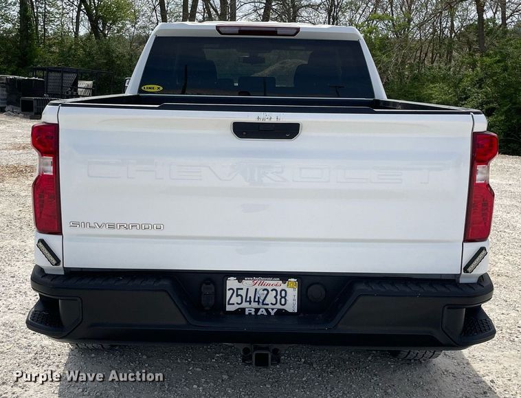 image for item LJ9631 2019 Chevrolet Silverado 1500  Double Cab pickup truck