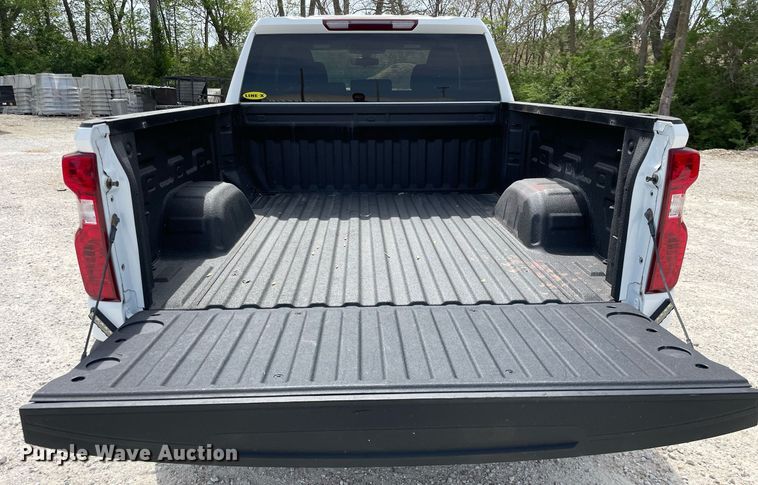image for item LJ9631 2019 Chevrolet Silverado 1500  Double Cab pickup truck