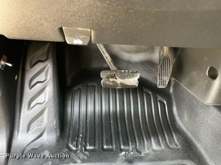 image for item LJ9631 2019 Chevrolet Silverado 1500  Double Cab pickup truck