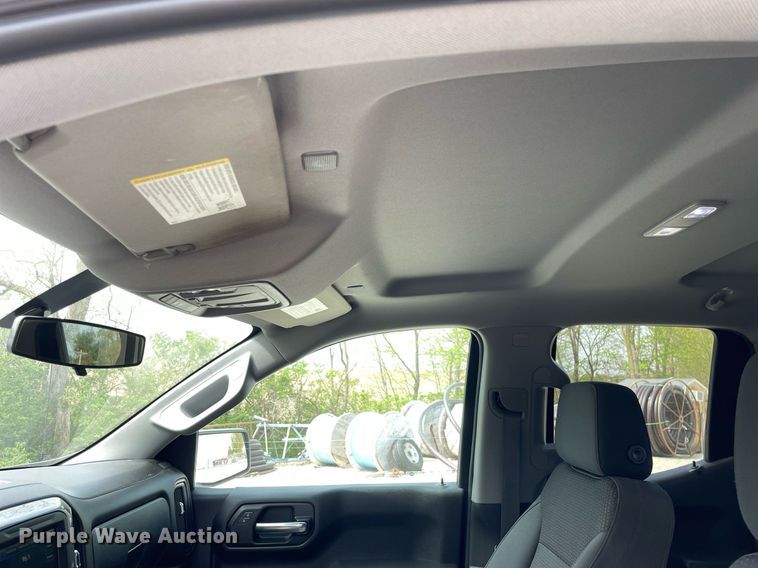 image for item LJ9631 2019 Chevrolet Silverado 1500  Double Cab pickup truck