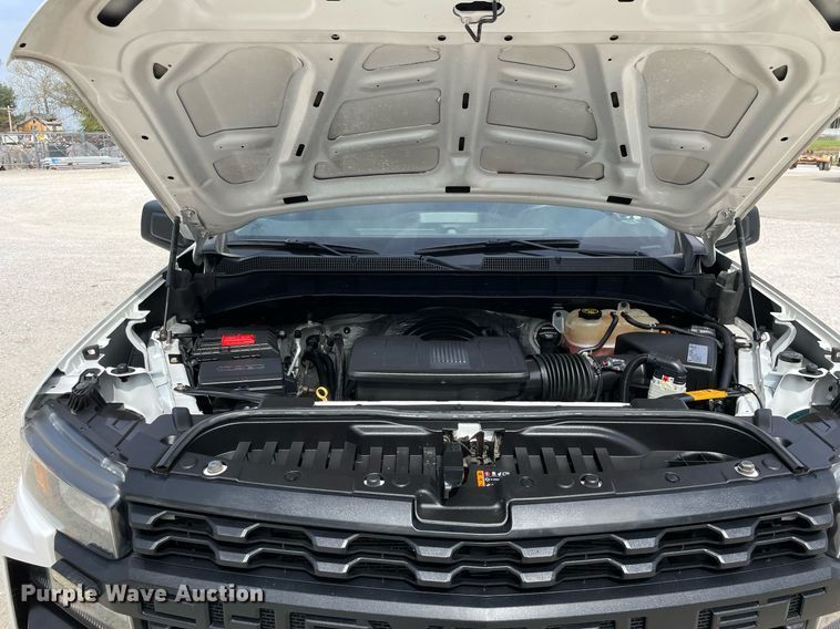 image for item LJ9631 2019 Chevrolet Silverado 1500  Double Cab pickup truck