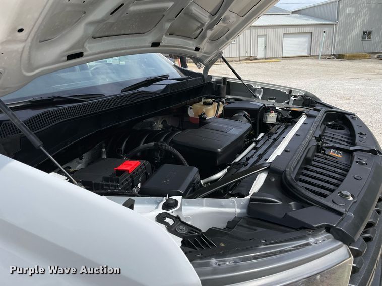 image for item LJ9631 2019 Chevrolet Silverado 1500  Double Cab pickup truck