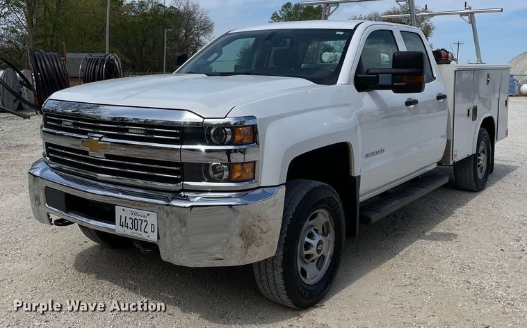 image for item LJ9632 2018 Chevrolet Silverado 2500HD  Double Cab utility bed pickup truck