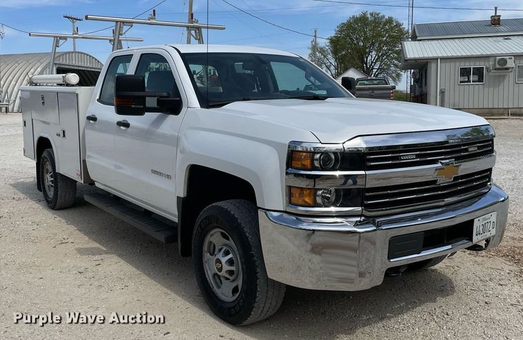 image for item LJ9632 2018 Chevrolet Silverado 2500HD  Double Cab utility bed pickup truck