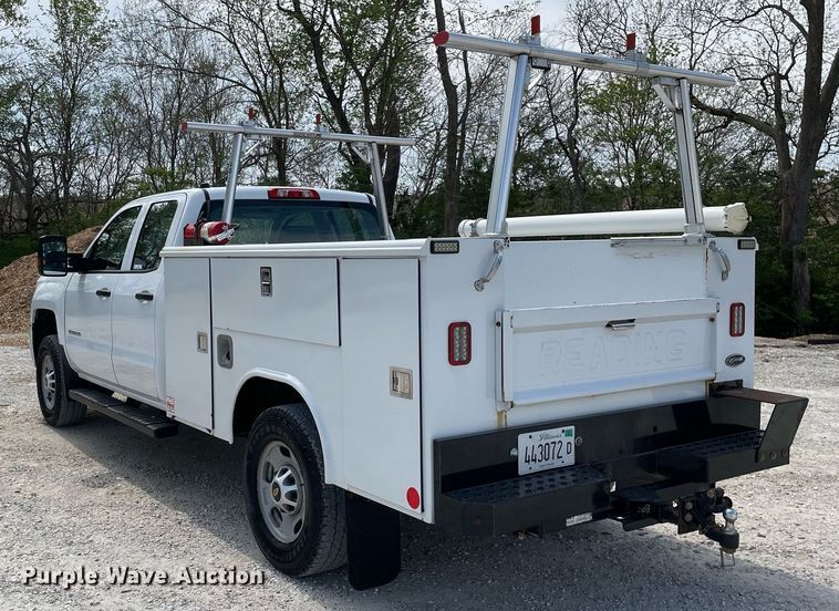 image for item LJ9632 2018 Chevrolet Silverado 2500HD  Double Cab utility bed pickup truck