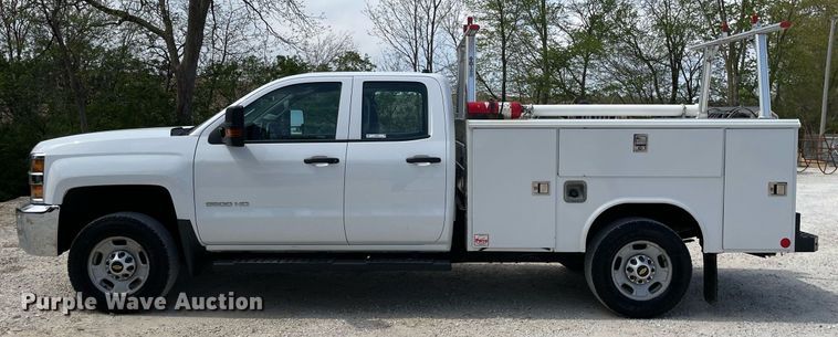 image for item LJ9632 2018 Chevrolet Silverado 2500HD  Double Cab utility bed pickup truck