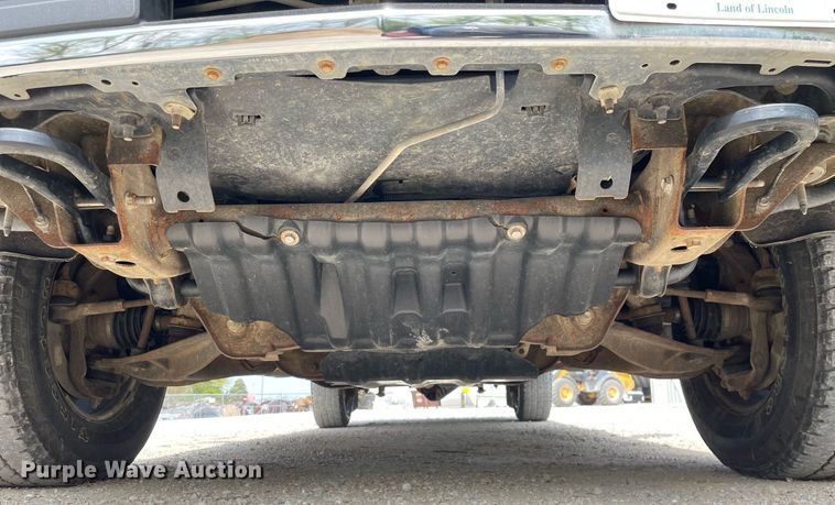 image for item LJ9632 2018 Chevrolet Silverado 2500HD  Double Cab utility bed pickup truck