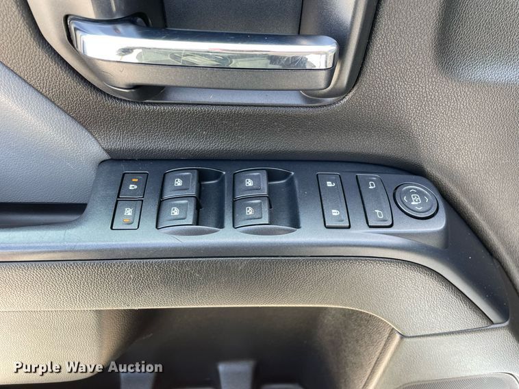 image for item LJ9632 2018 Chevrolet Silverado 2500HD  Double Cab utility bed pickup truck