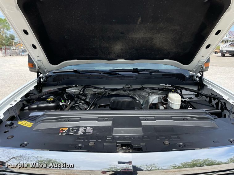 image for item LJ9632 2018 Chevrolet Silverado 2500HD  Double Cab utility bed pickup truck