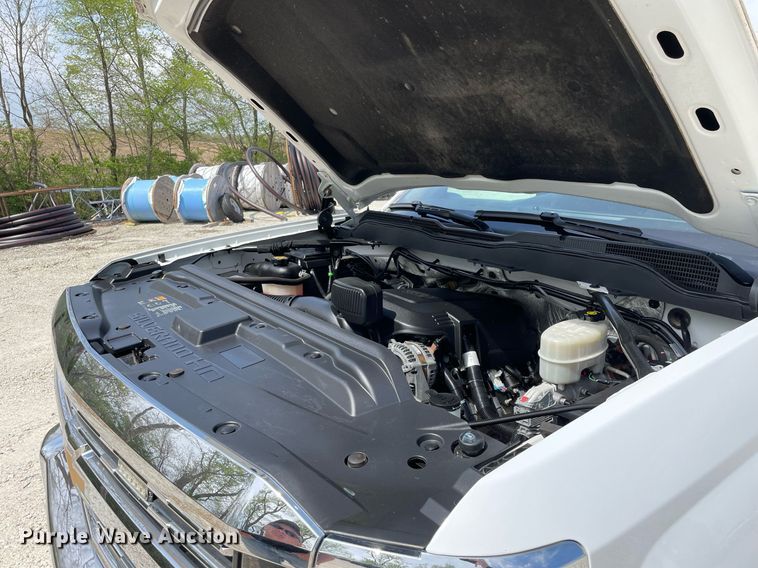 image for item LJ9632 2018 Chevrolet Silverado 2500HD  Double Cab utility bed pickup truck