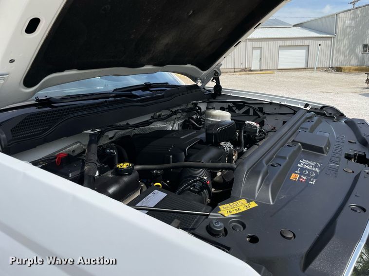 image for item LJ9632 2018 Chevrolet Silverado 2500HD  Double Cab utility bed pickup truck