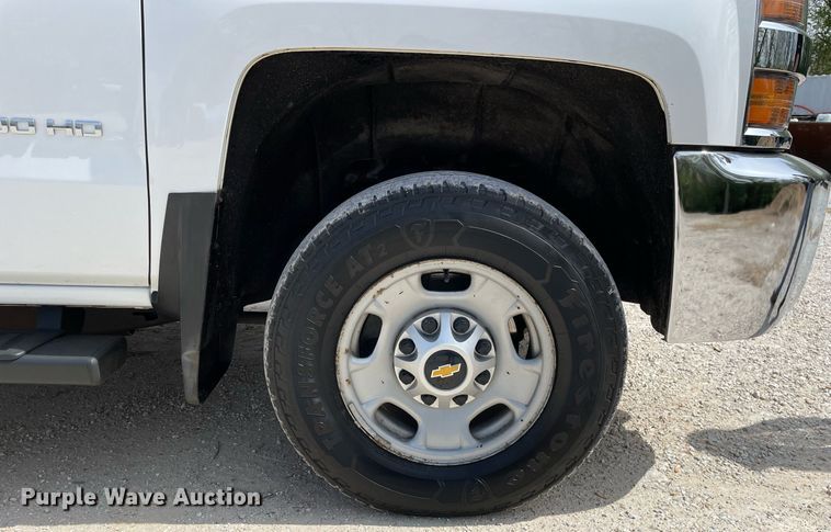 image for item LJ9632 2018 Chevrolet Silverado 2500HD  Double Cab utility bed pickup truck