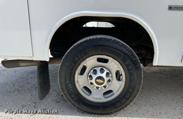 image for item LJ9632 2018 Chevrolet Silverado 2500HD  Double Cab utility bed pickup truck