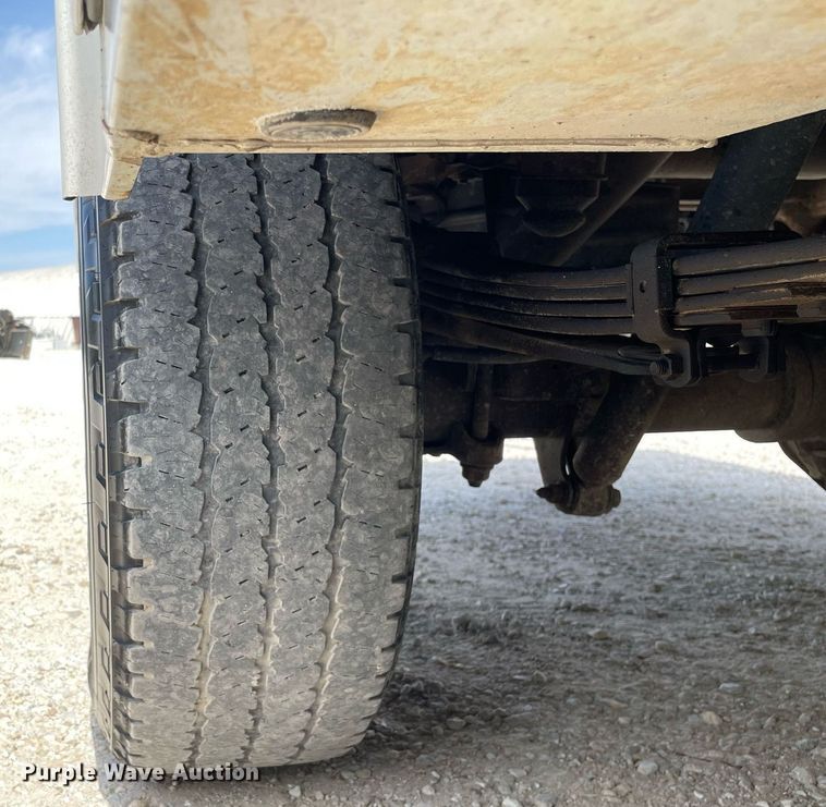 image for item LJ9632 2018 Chevrolet Silverado 2500HD  Double Cab utility bed pickup truck