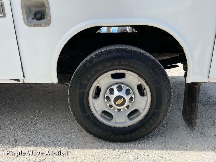 image for item LJ9632 2018 Chevrolet Silverado 2500HD  Double Cab utility bed pickup truck