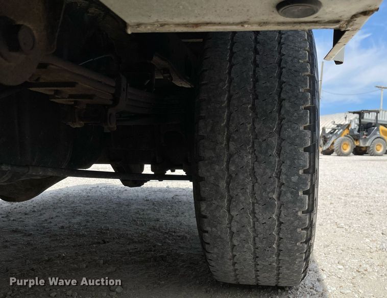 image for item LJ9632 2018 Chevrolet Silverado 2500HD  Double Cab utility bed pickup truck