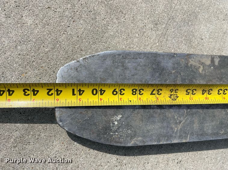 image for item LJ9638 Towmotor V50  forklift