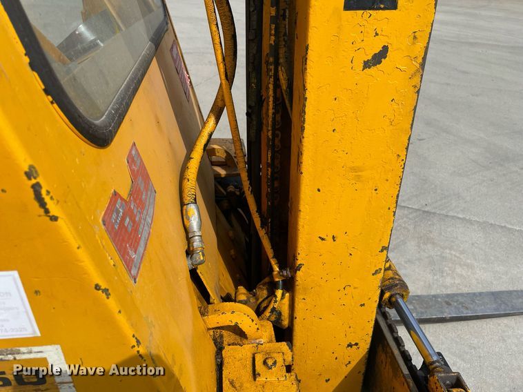 image for item LJ9638 Towmotor V50  forklift