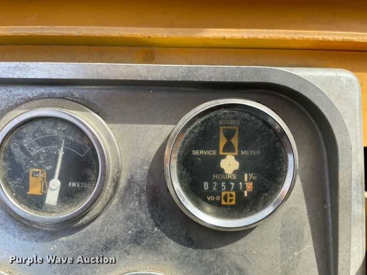 image for item LJ9638 Towmotor V50  forklift