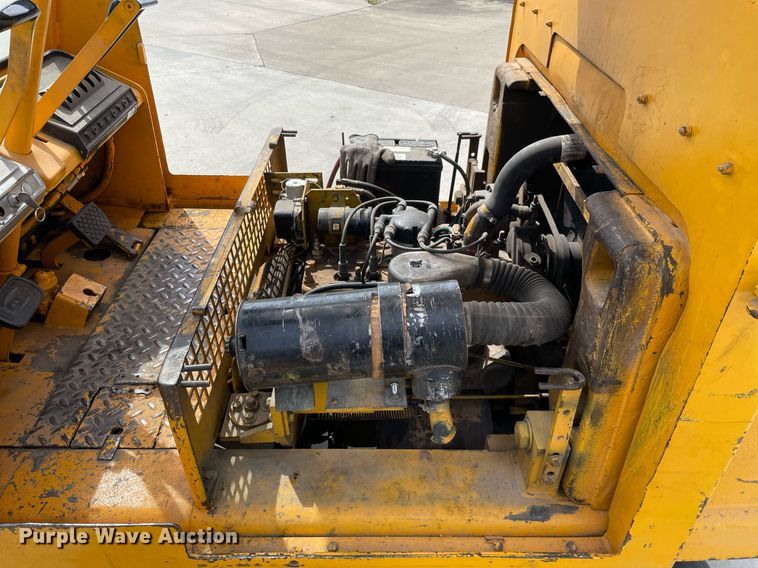 image for item LJ9638 Towmotor V50  forklift