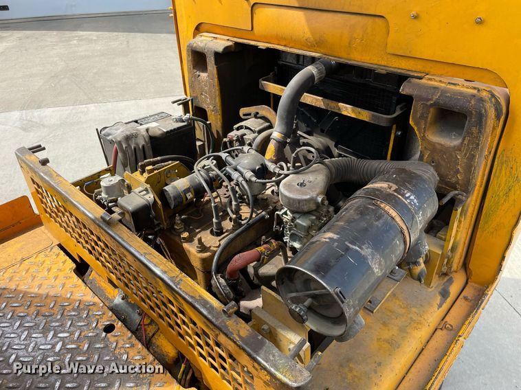 image for item LJ9638 Towmotor V50  forklift