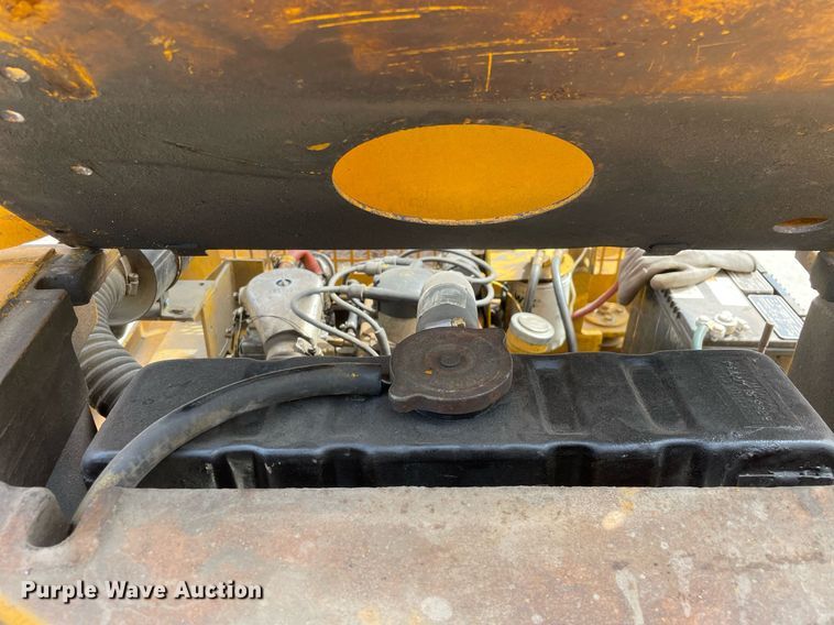 image for item LJ9638 Towmotor V50  forklift