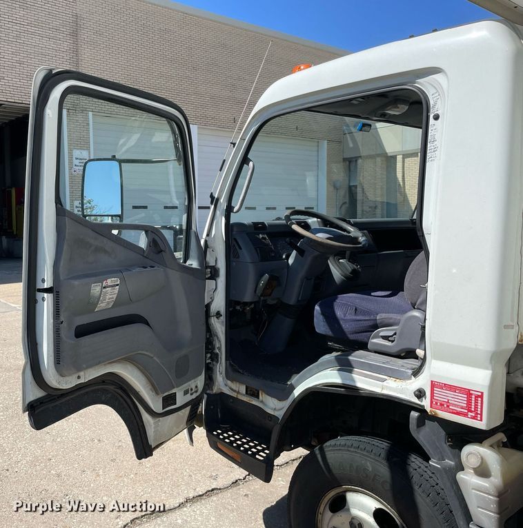 image for item LJ9641 2007 Mitsubishi Fuso FE84D  box truck