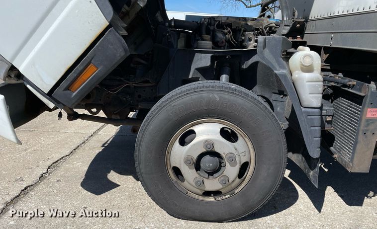 image for item LJ9641 2007 Mitsubishi Fuso FE84D  box truck