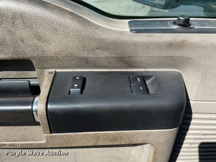 image for item LJ9650 2009  Ford F550 Super Duty XLT  box truck