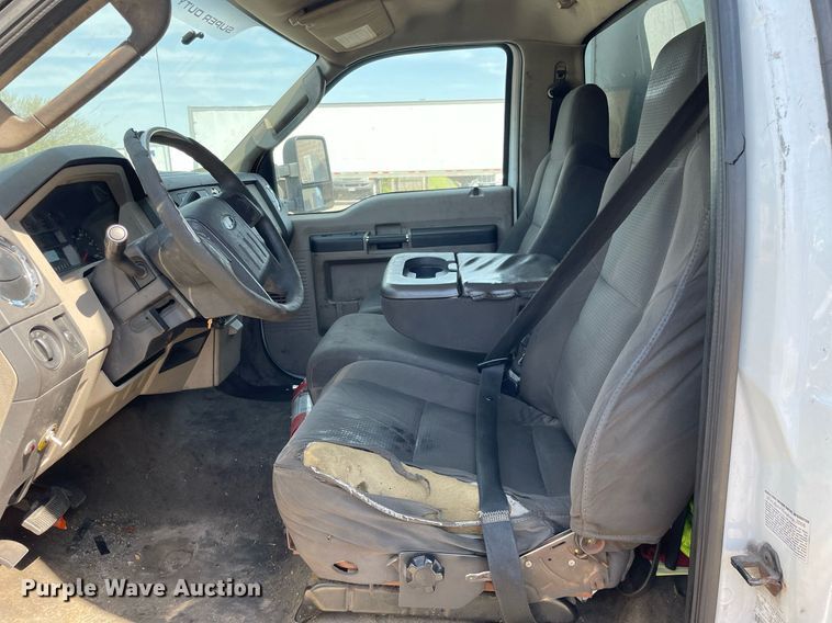image for item LJ9650 2009  Ford F550 Super Duty XLT  box truck