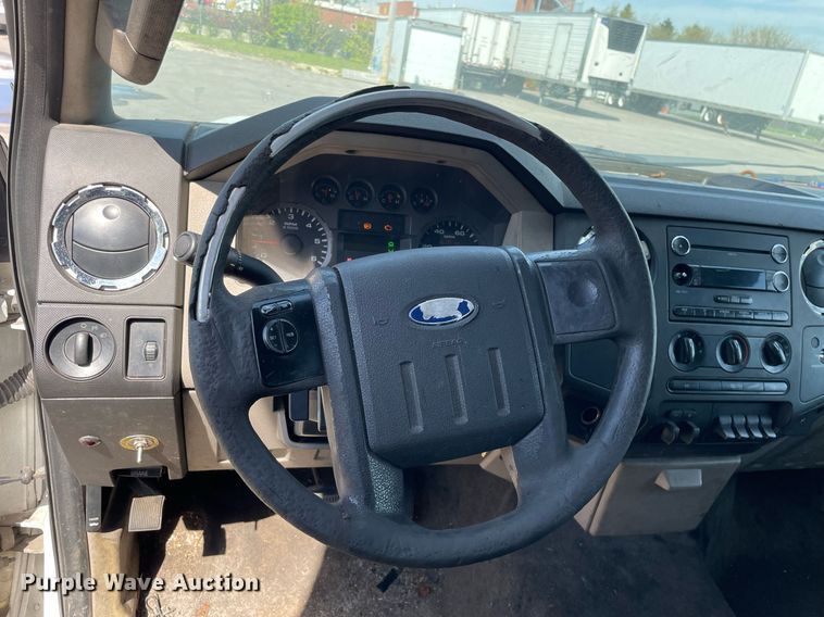 image for item LJ9650 2009  Ford F550 Super Duty XLT  box truck