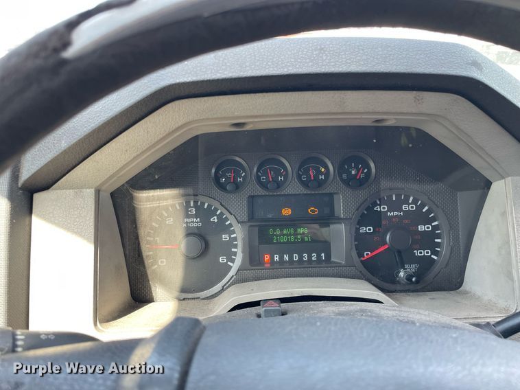 image for item LJ9650 2009  Ford F550 Super Duty XLT  box truck