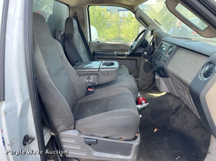 image for item LJ9650 2009  Ford F550 Super Duty XLT  box truck