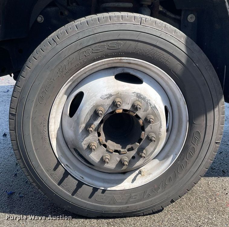 image for item LJ9650 2009  Ford F550 Super Duty XLT  box truck