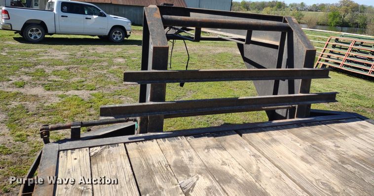 image for item LL9110 1999 Circle M  equipment trailer