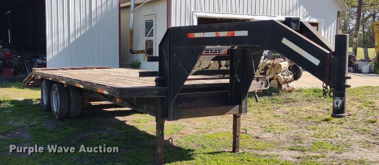 image for item LL9110 1999 Circle M  equipment trailer