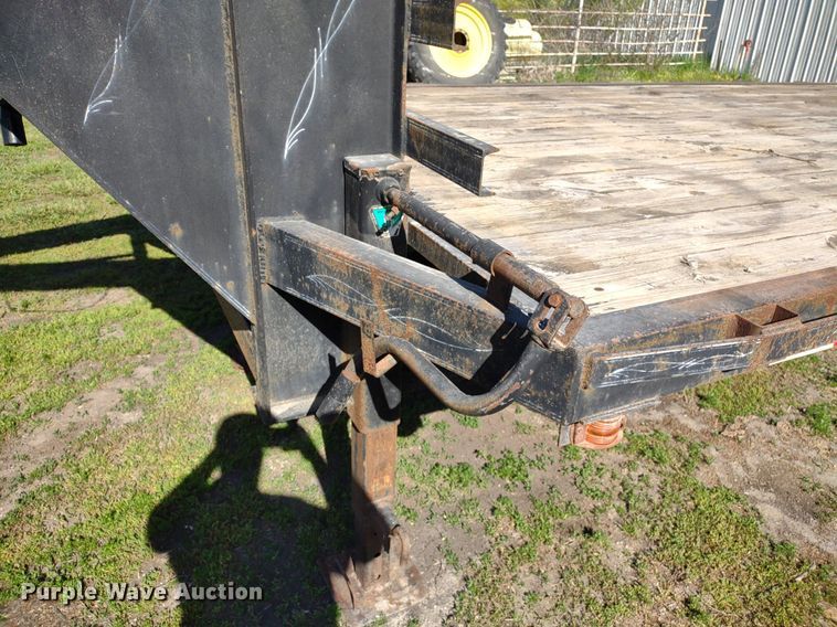 image for item LL9110 1999 Circle M  equipment trailer