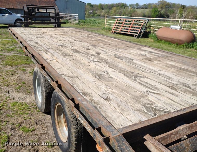 image for item LL9110 1999 Circle M  equipment trailer