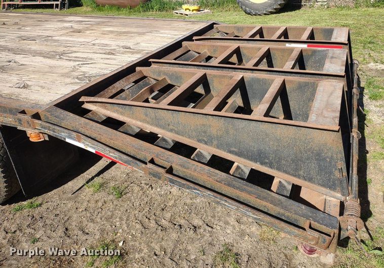 image for item LL9110 1999 Circle M  equipment trailer