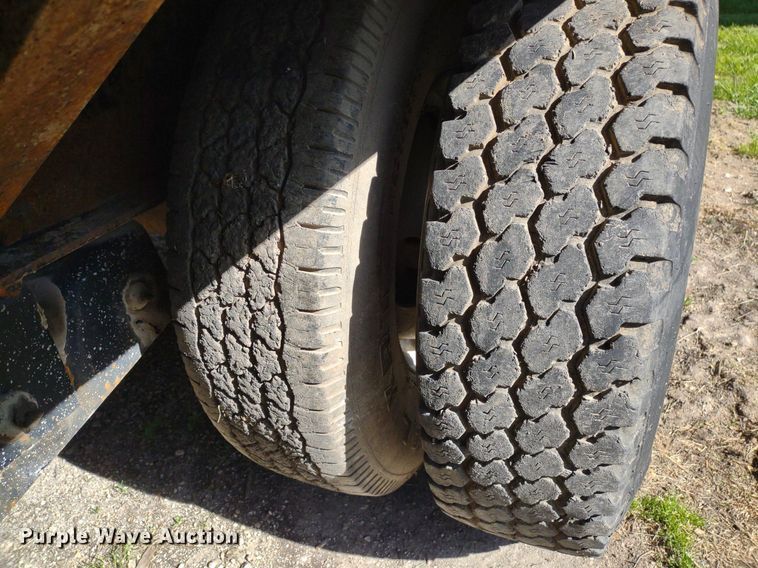 image for item LL9110 1999 Circle M  equipment trailer