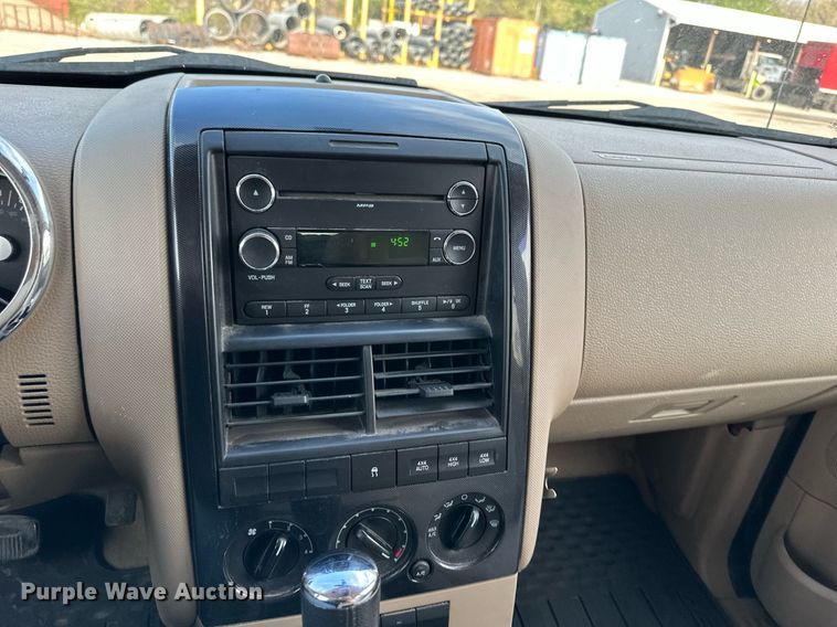 image for item LN9195 2008 Ford Explorer XLT  SUV