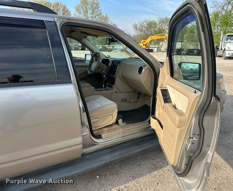 image for item LN9195 2008 Ford Explorer XLT  SUV