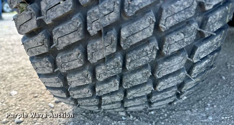 image for item LN9423 2017 John Deere 1580  lawn mower