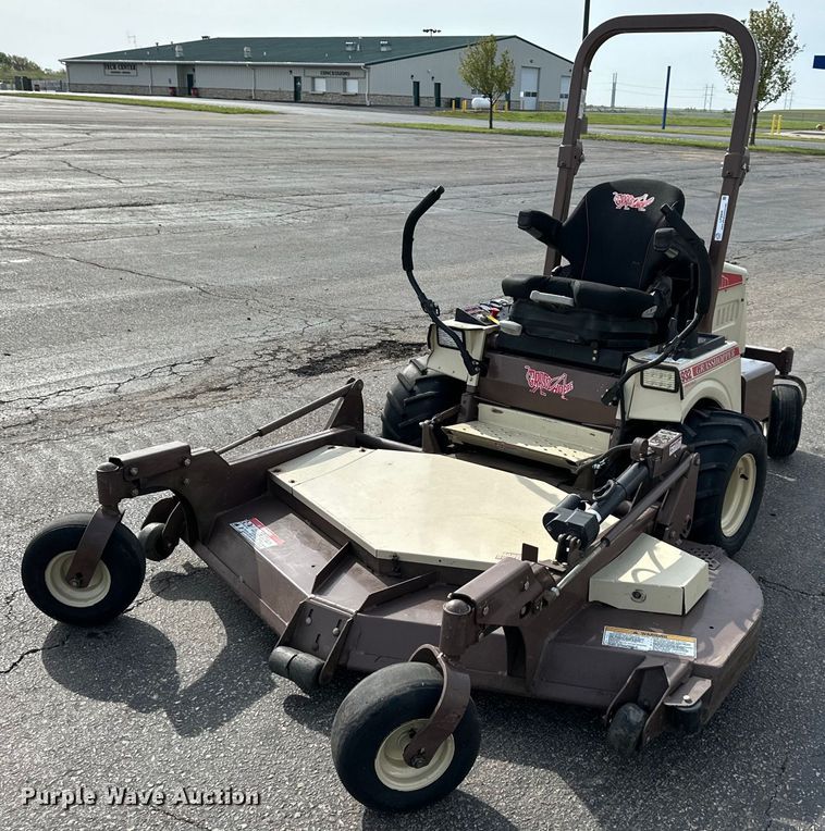 932 ZTR lawn mower in Topeka, KS Item LP9869 sold