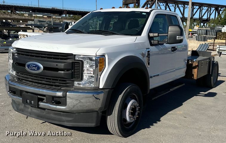 image for item LP9896 2017 Ford F550 Super Duty  SuperCab truck cab and chassis