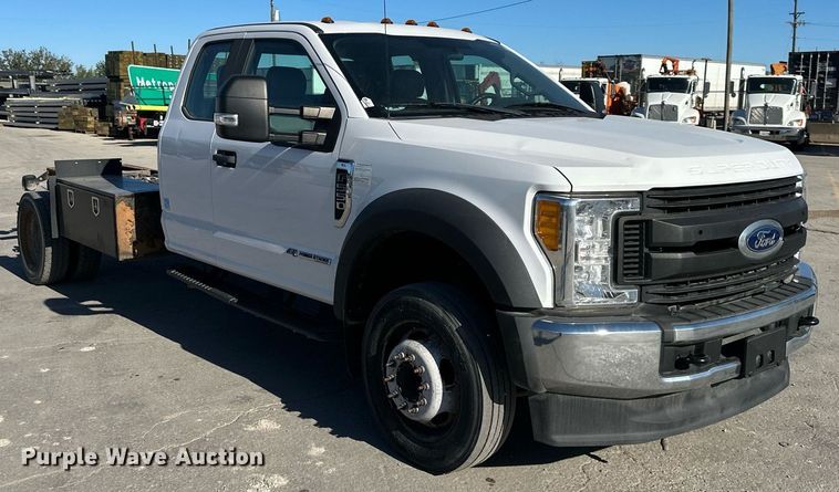 image for item LP9896 2017 Ford F550 Super Duty  SuperCab truck cab and chassis