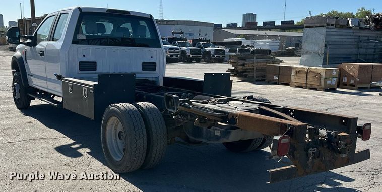 image for item LP9896 2017 Ford F550 Super Duty  SuperCab truck cab and chassis