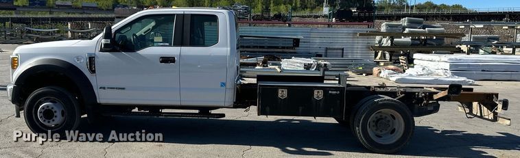 image for item LP9896 2017 Ford F550 Super Duty  SuperCab truck cab and chassis