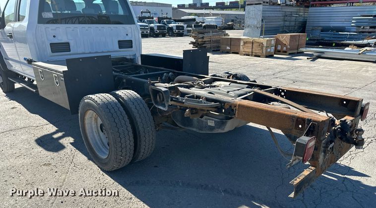 image for item LP9896 2017 Ford F550 Super Duty  SuperCab truck cab and chassis