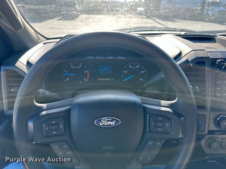 image for item LP9896 2017 Ford F550 Super Duty  SuperCab truck cab and chassis